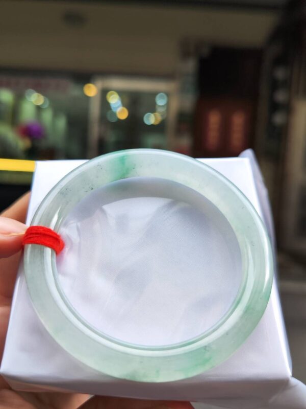 天然緬甸玉A貨｜放光玻璃種飄綠正圈手鐲