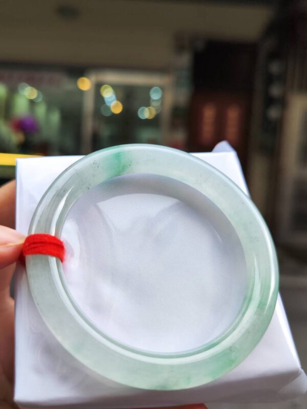 天然緬甸玉A貨｜放光玻璃種飄綠正圈手鐲