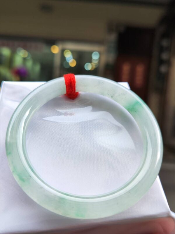 天然緬甸玉A貨｜放光玻璃種飄綠正圈手鐲