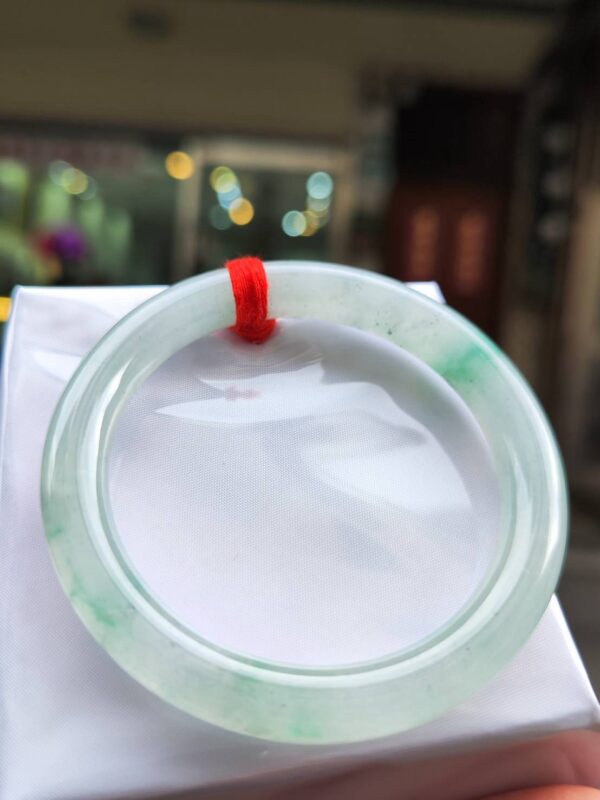 天然緬甸玉A貨｜放光玻璃種飄綠正圈手鐲