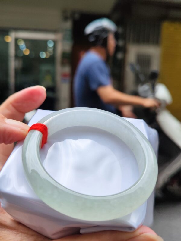 天然緬甸玉A貨】  
✨ 冰種微起光・正圈手鐲