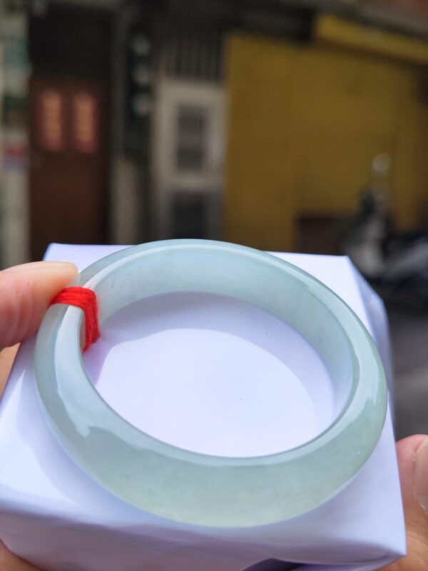 【天然緬甸玉A貨】  
✨ 冰種微起光・正圈手鐲