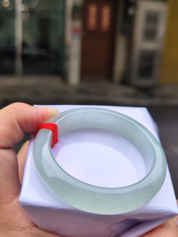【天然緬甸玉A貨】  
✨ 冰種微起光・正圈手鐲