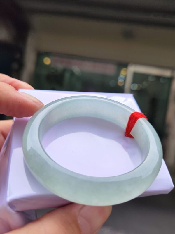 【天然緬甸玉A貨】  
✨ 冰種微起光・正圈手鐲