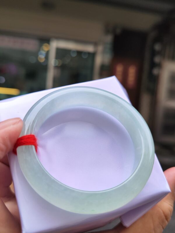 【天然緬甸玉A貨】  
✨ 冰種微起光・正圈手鐲