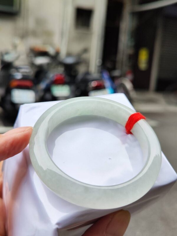 【天然緬甸玉A貨】  
✨ 冰種微起光・正圈手鐲