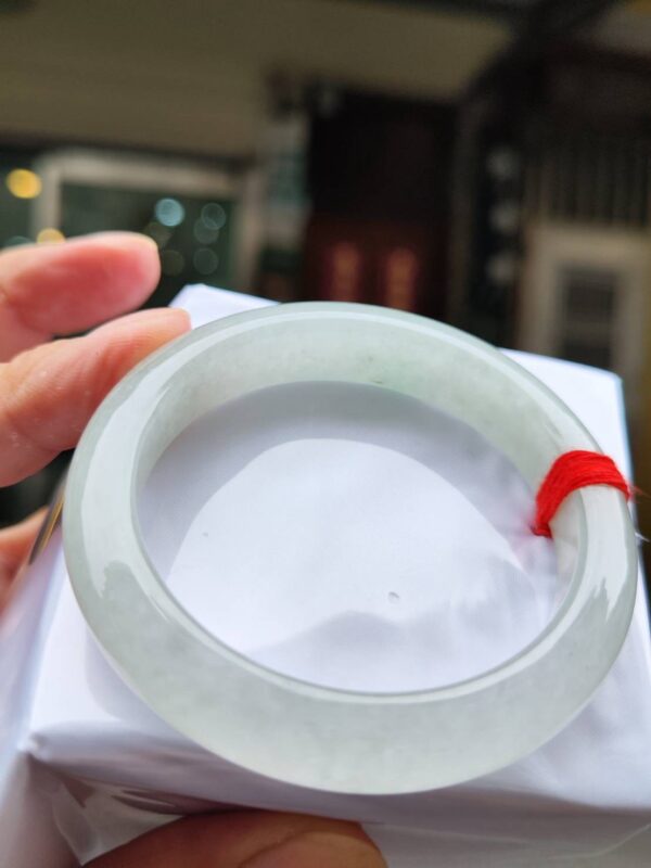 【天然緬甸玉A貨】  
✨ 冰種微起光・正圈手鐲