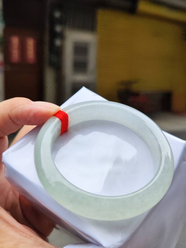【天然緬甸玉A貨】  
✨ 冰種微起光・正圈手鐲