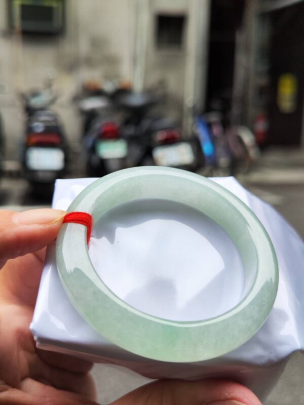 img_0625 【天然緬甸玉A貨】
✨ 冰種微起光膠感種・正圈果凍厚裝手鐲