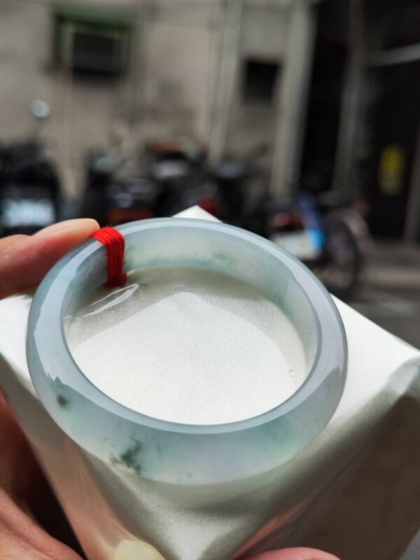 天然緬甸玉A貨 冰芙蓉種飄花正圈手鐲