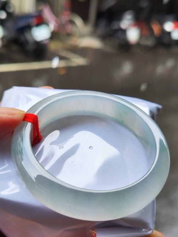 ✨天然緬甸玉A貨 ✨
🔥頂級放光玻璃種 正圈寬版厚庄手鐲🔥