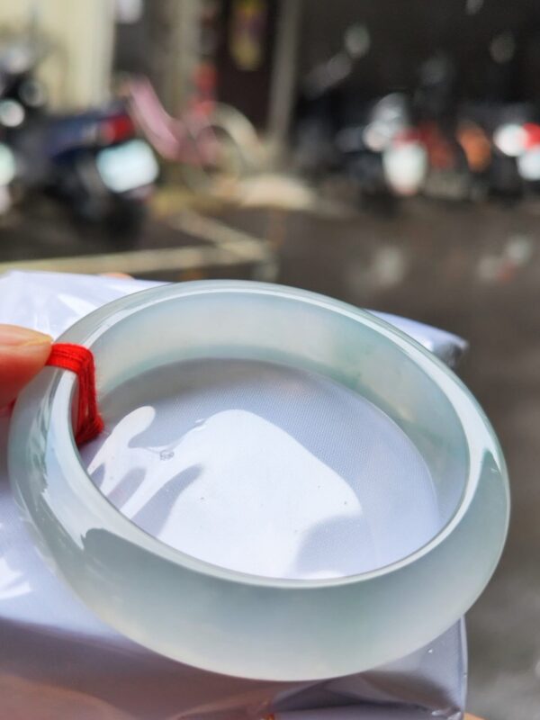 ✨天然緬甸玉A貨 ✨
🔥頂級放光玻璃種 正圈寬版厚庄手鐲🔥