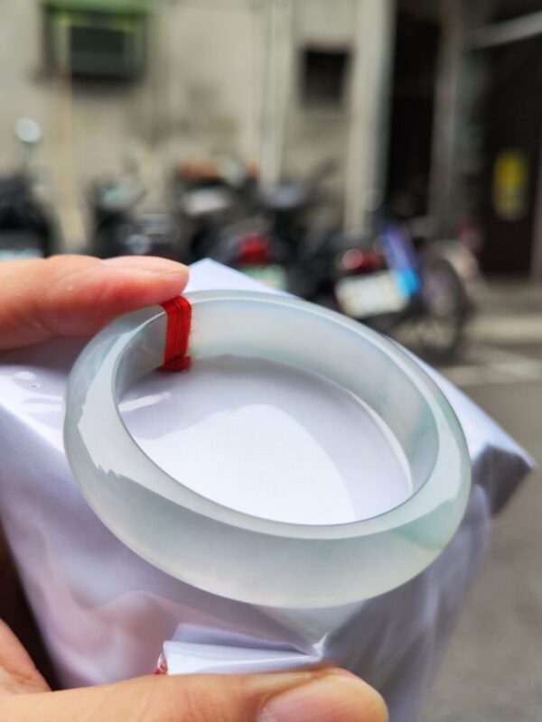 ✨天然緬甸玉A貨 ✨
🔥頂級放光玻璃種 正圈寬版厚庄手鐲🔥