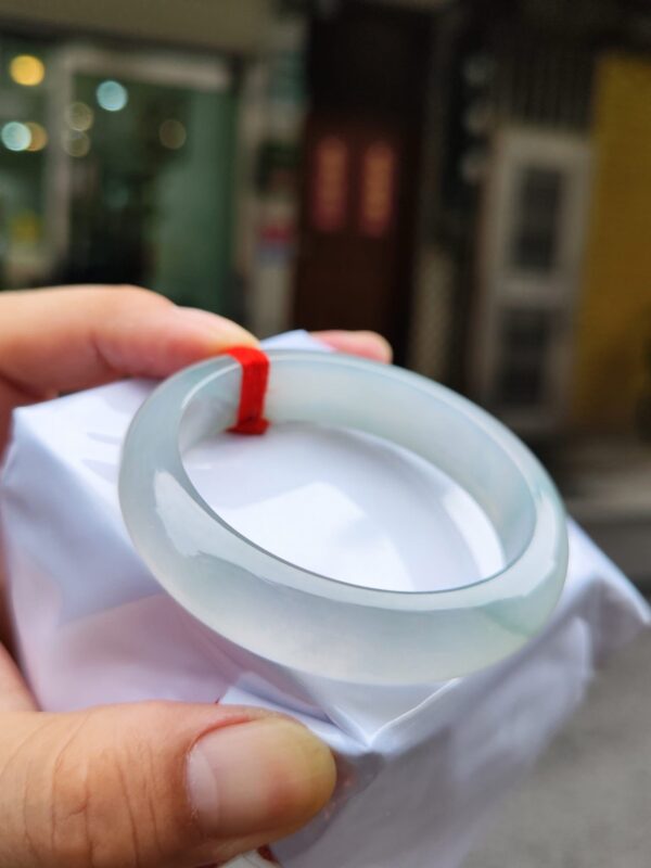 ✨天然緬甸玉A貨 ✨
🔥頂級放光玻璃種 正圈寬版厚庄手鐲🔥