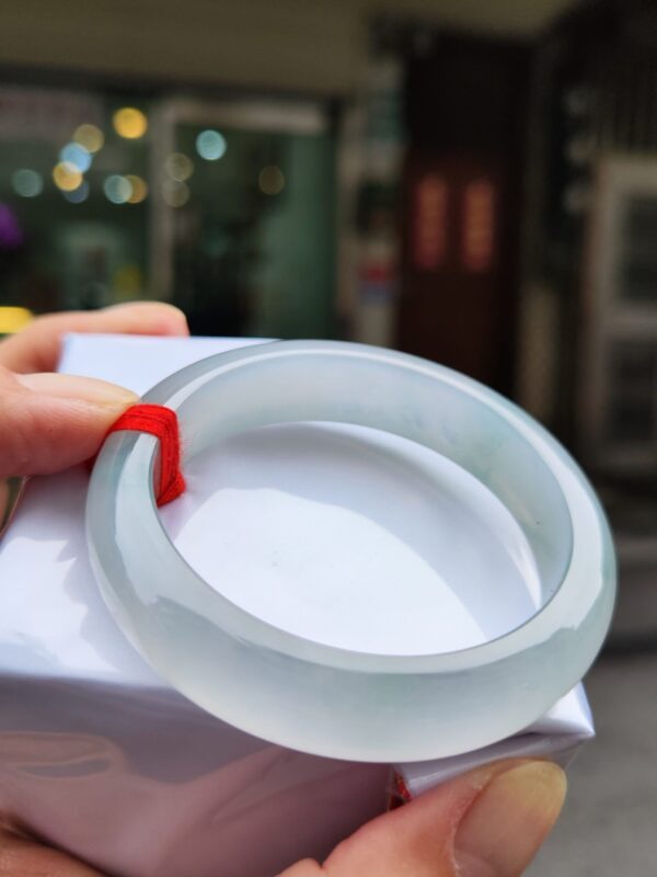 ✨天然緬甸玉A貨 ✨
🔥頂級放光玻璃種 正圈寬版厚庄手鐲🔥