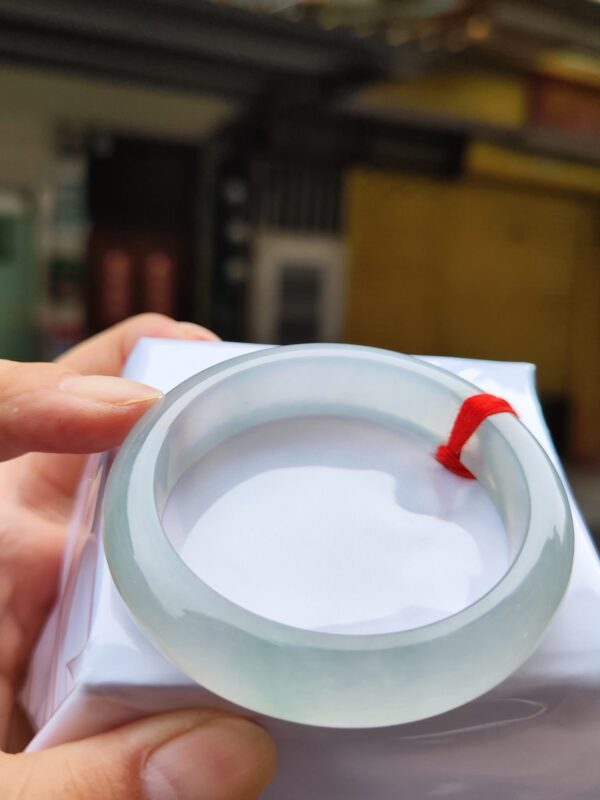 ✨天然緬甸玉A貨 ✨
🔥頂級放光玻璃種 正圈寬版厚庄手鐲🔥