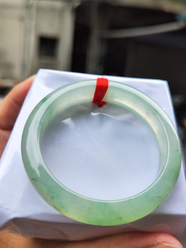 img_0780 天然緬甸玉A貨 ✨
🔥 放光玻璃種 正圈手鐲