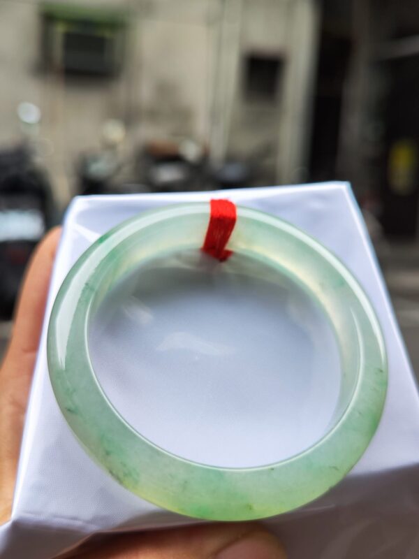 img_0790 天然緬甸玉A貨 ✨
🔥 放光玻璃種 正圈手鐲