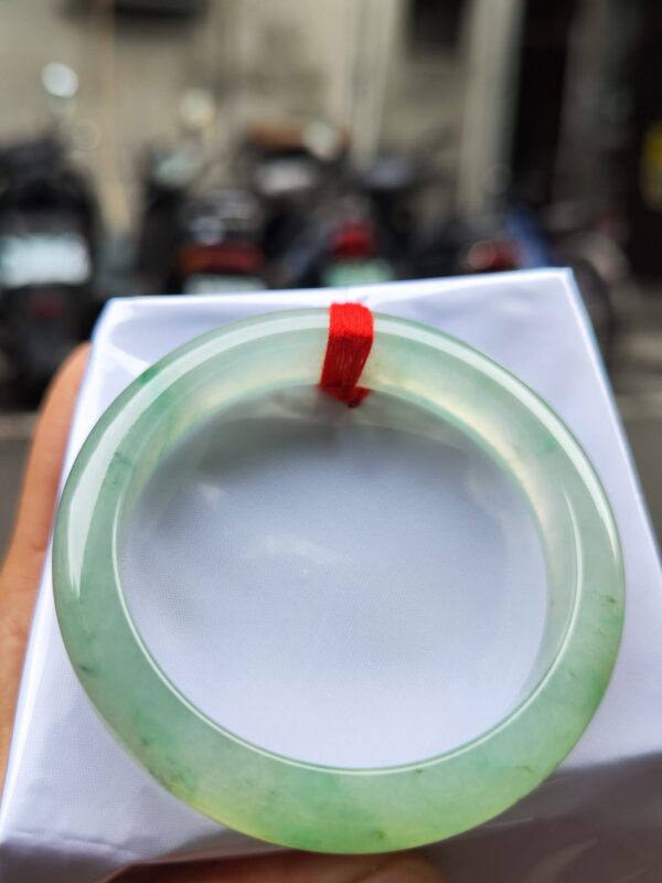 img_0792-2 天然緬甸玉A貨 ✨
🔥 放光玻璃種 正圈手鐲