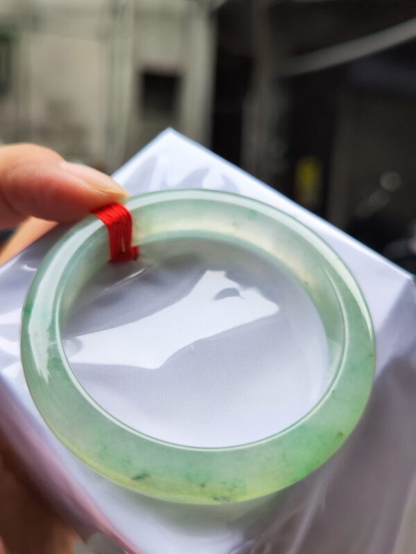 img_0795 天然緬甸玉A貨 ✨
🔥 放光玻璃種 正圈手鐲