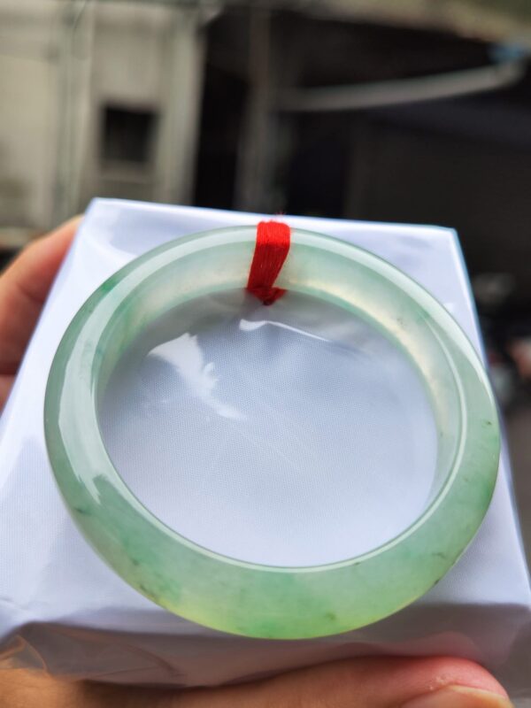 img_0796 天然緬甸玉A貨 ✨
🔥 放光玻璃種 正圈手鐲