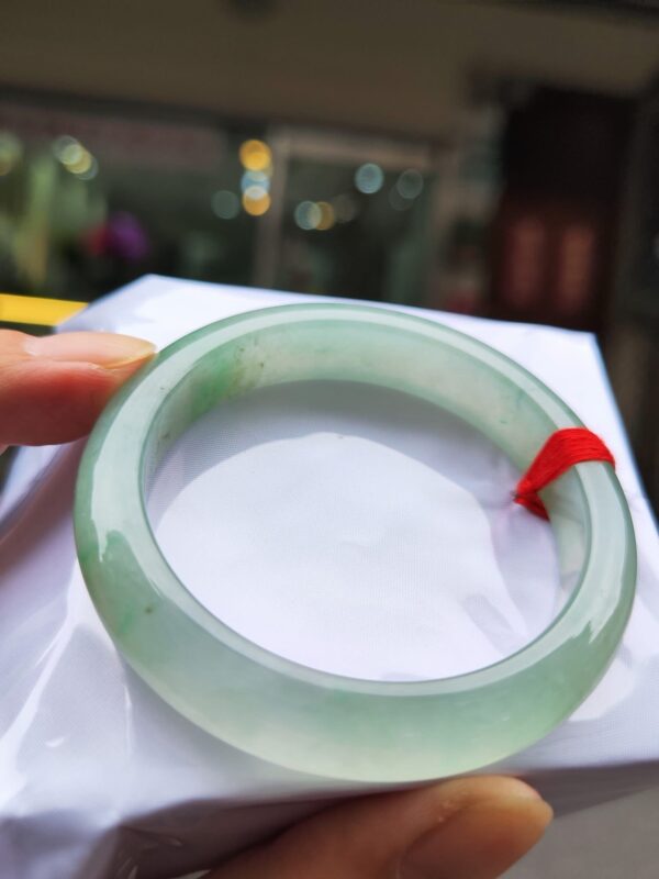 img_0799 天然緬甸玉A貨 ✨
🔥 放光玻璃種 正圈手鐲