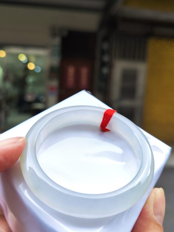 天然緬甸玉A貨
放光玻璃種｜飄蜜黃正圈手鐲