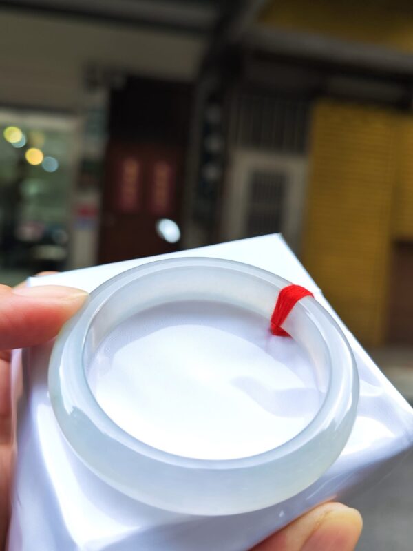 天然緬甸玉A貨
放光玻璃種｜飄蜜黃正圈手鐲