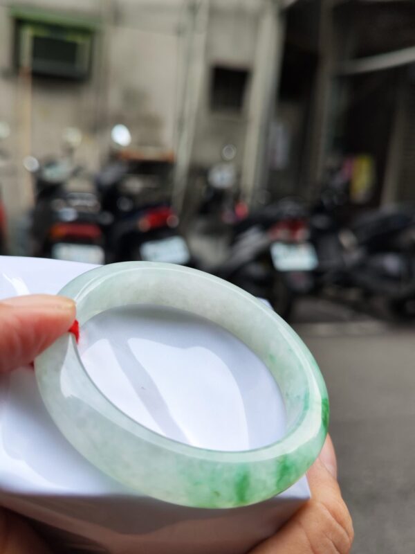 天然緬甸玉A貨｜飄陽綠正圈厚庄手鐲