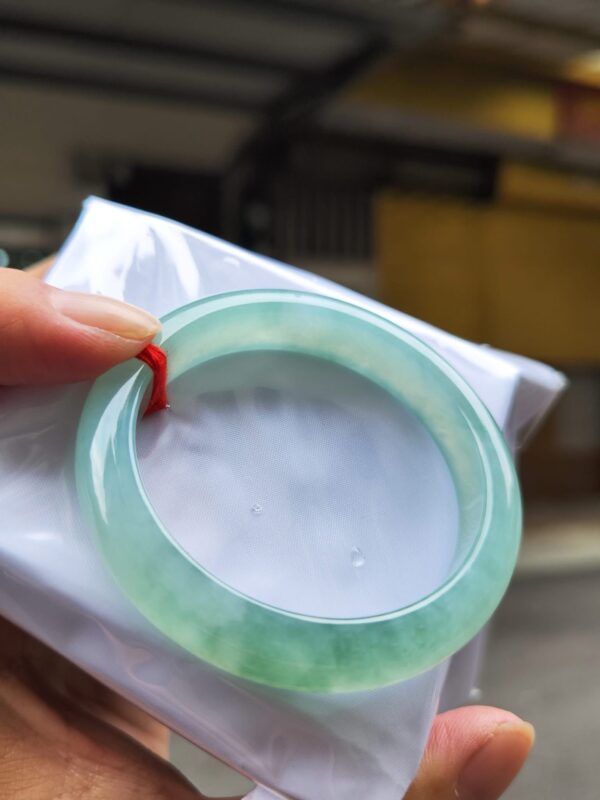 天然緬甸玉A貨
冰芙蓉種｜飄綠花正圈手鐲