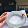 天然緬甸玉A貨
放光玻璃種｜飄綠花正圈厚庄手鐲