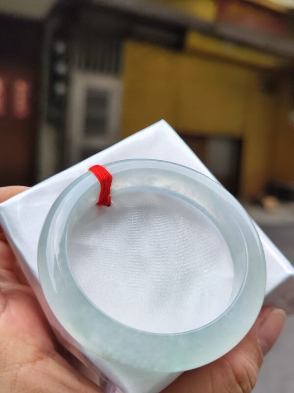 天然緬甸玉A貨
放光玻璃種｜白月光正圈厚庄手鐲