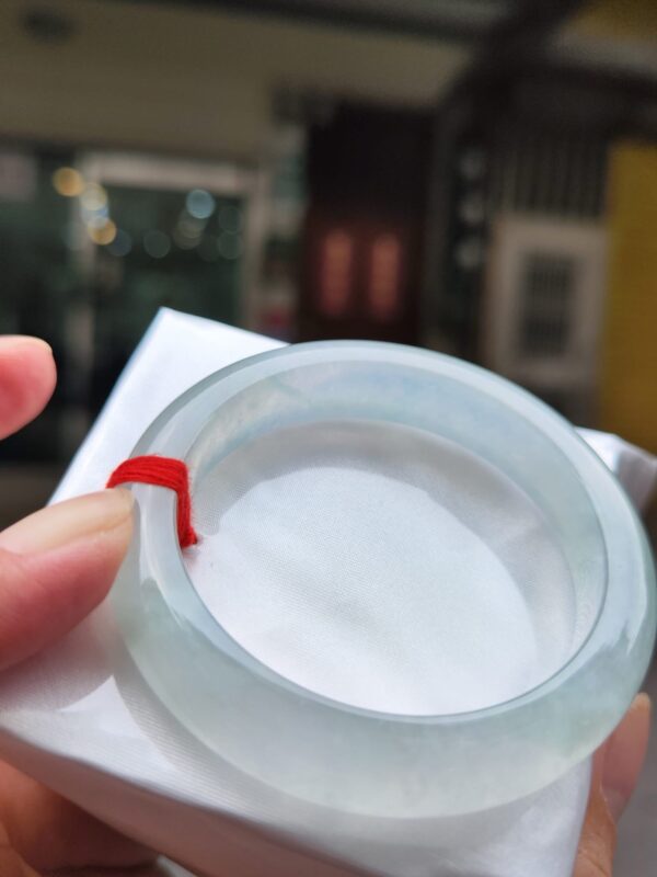 天然緬甸玉A貨
放光玻璃種｜白月光正圈厚庄手鐲