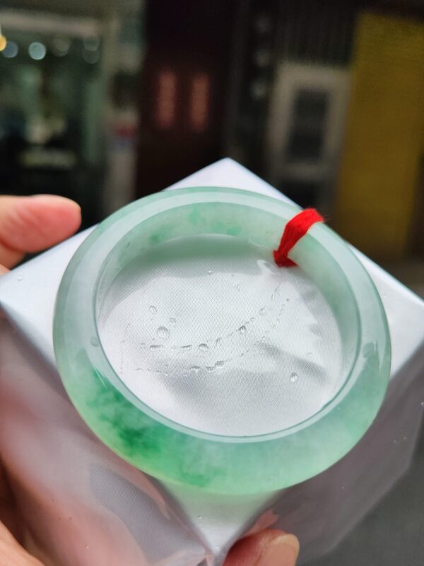 天然緬甸玉A貨｜冰種飄陽綠正圈超厚庄手鐲