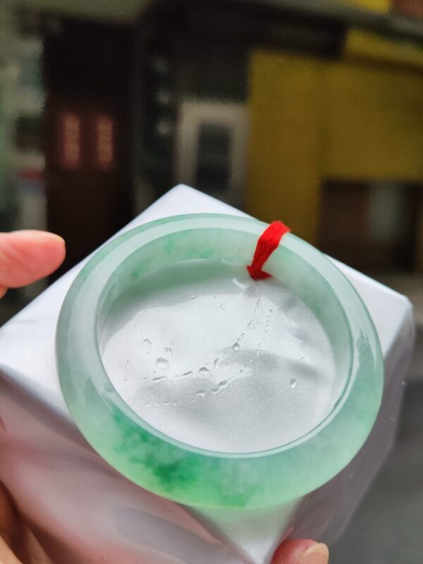 天然緬甸玉A貨｜冰種飄陽綠正圈超厚庄手鐲