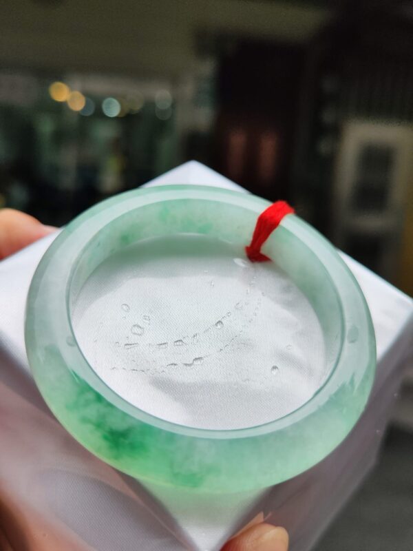 天然緬甸玉A貨｜冰種飄陽綠正圈超厚庄手鐲
