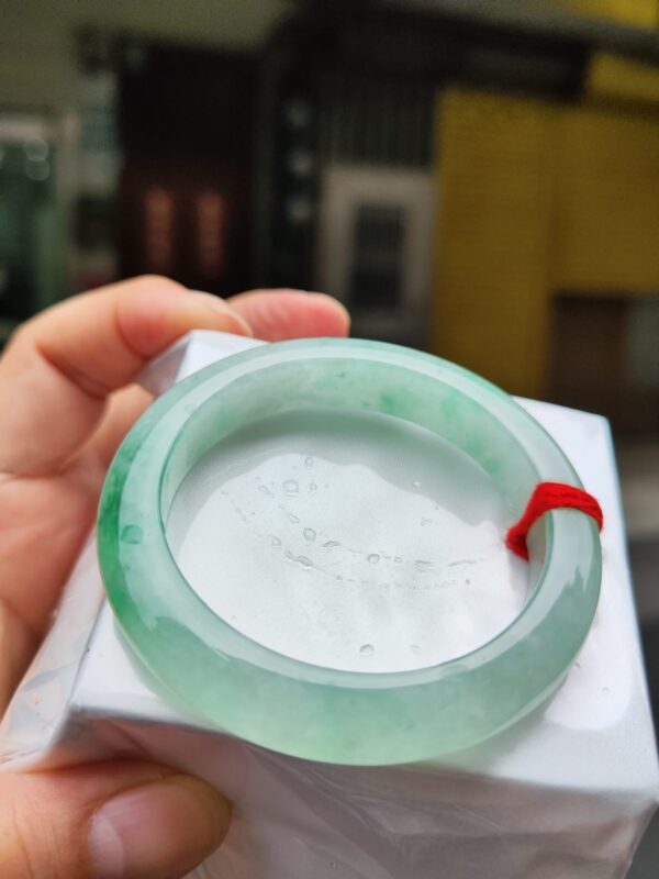 天然緬甸玉A貨｜冰種飄陽綠正圈超厚庄手鐲