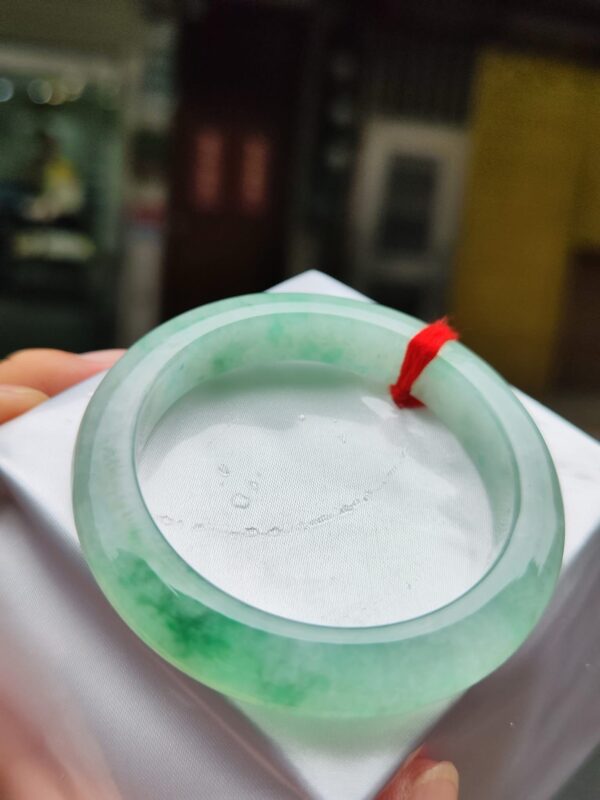 天然緬甸玉A貨｜冰種飄陽綠正圈超厚庄手鐲
