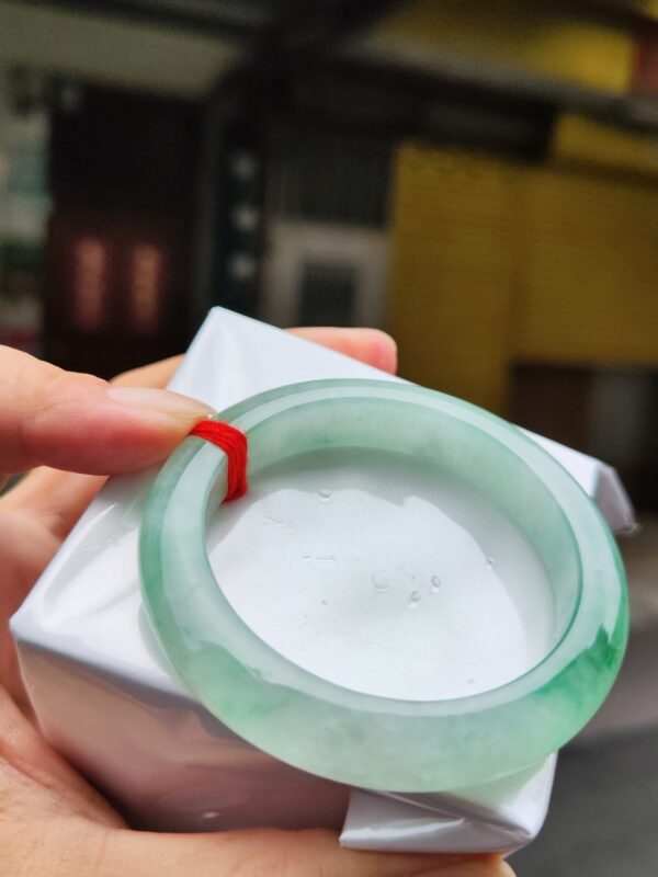 天然緬甸玉A貨｜冰種飄陽綠正圈超厚庄手鐲