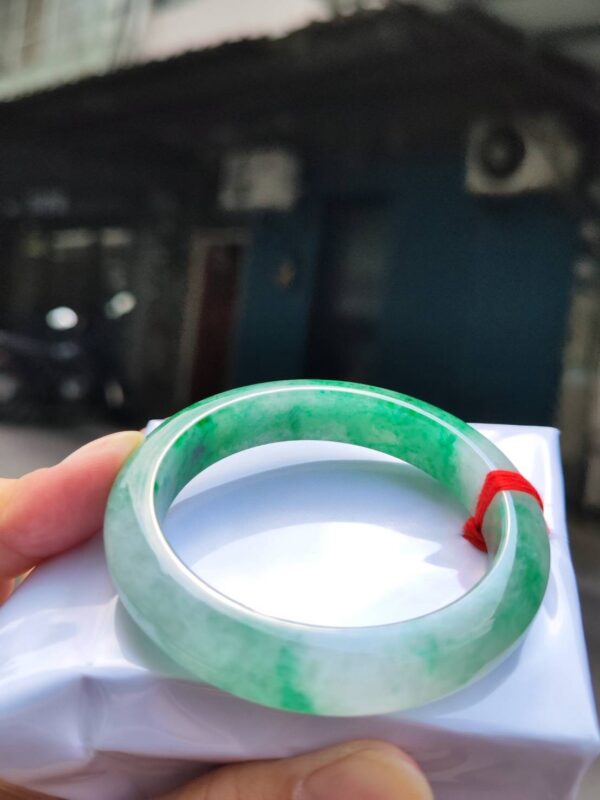 天然緬甸玉A貨 辣陽綠正圈厚庄手鐲