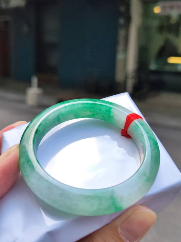 天然緬甸玉A貨 辣陽綠正圈厚庄手鐲