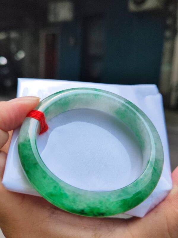 天然緬甸玉A貨 辣陽綠正圈厚庄手鐲