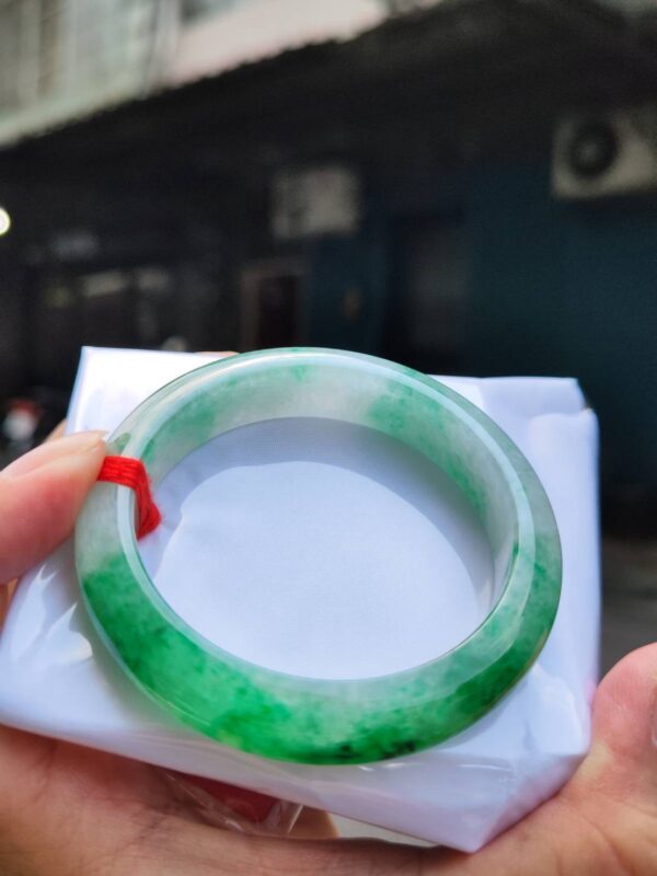 天然緬甸玉A貨 辣陽綠正圈厚庄手鐲