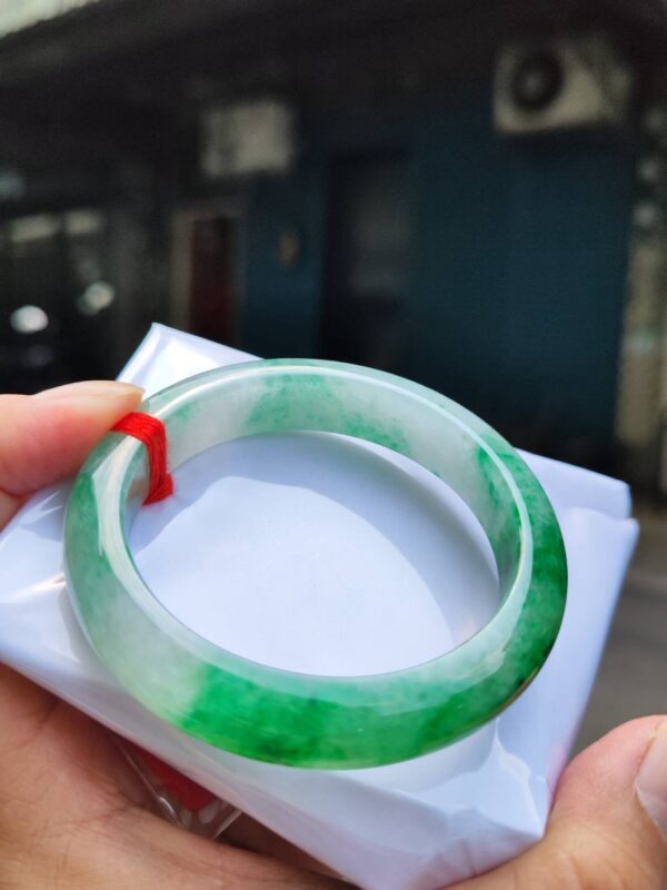 天然緬甸玉A貨 辣陽綠正圈厚庄手鐲