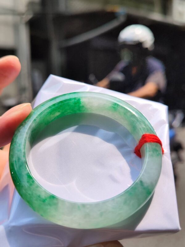天然緬甸玉A貨 辣陽綠正圈厚庄手鐲