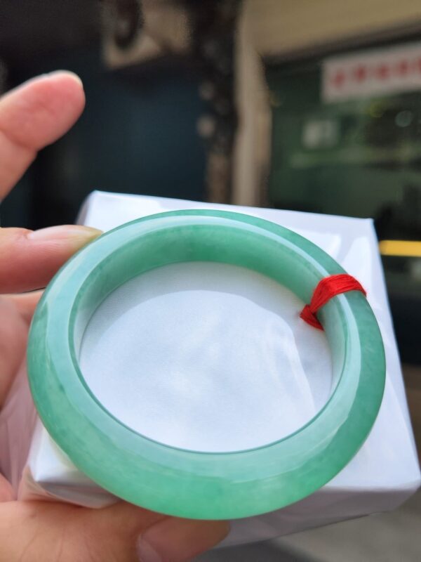 天然緬甸玉A貨 滿綠正圈厚庄手鐲