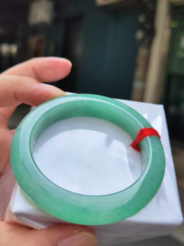 天然緬甸玉A貨 滿綠正圈厚庄手鐲