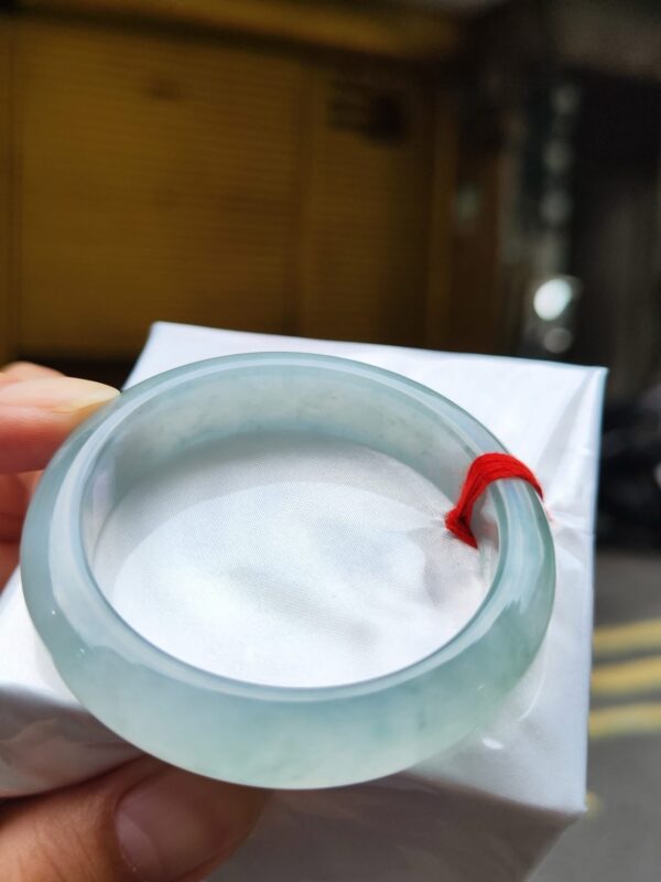 天然緬甸玉A貨 放光玻璃種厚庄正圈手鐲