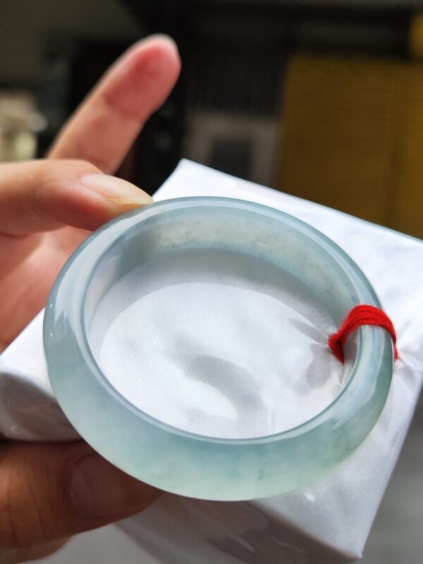 天然緬甸玉A貨 放光玻璃種厚庄正圈手鐲