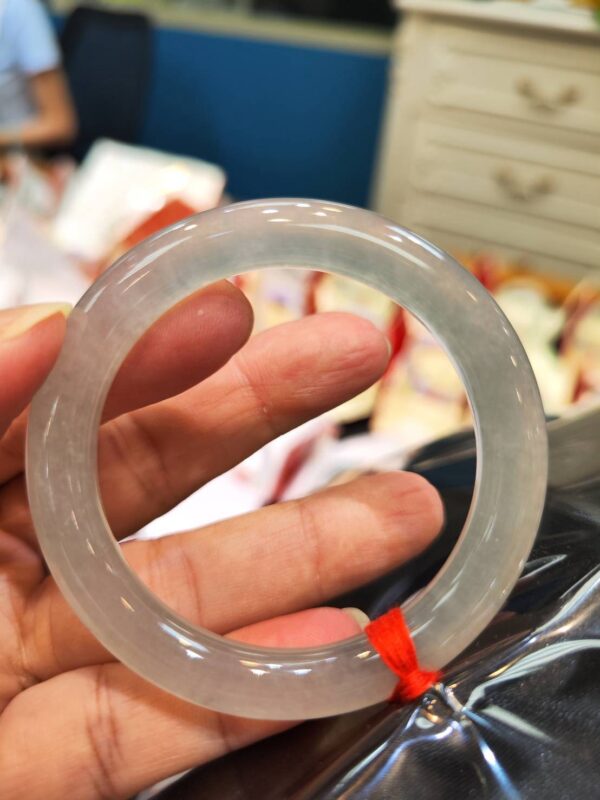 img_2301 天然緬甸玉A貨 ✨
🔥 放光玻璃種 正圈圓骨手鐲